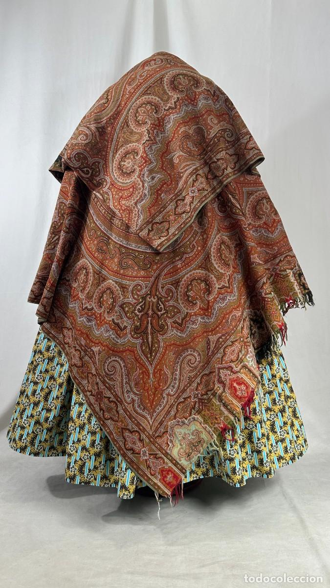 Antig&uuml;edades: Antiguo mant&oacute;n de ocho puntas. Capucha