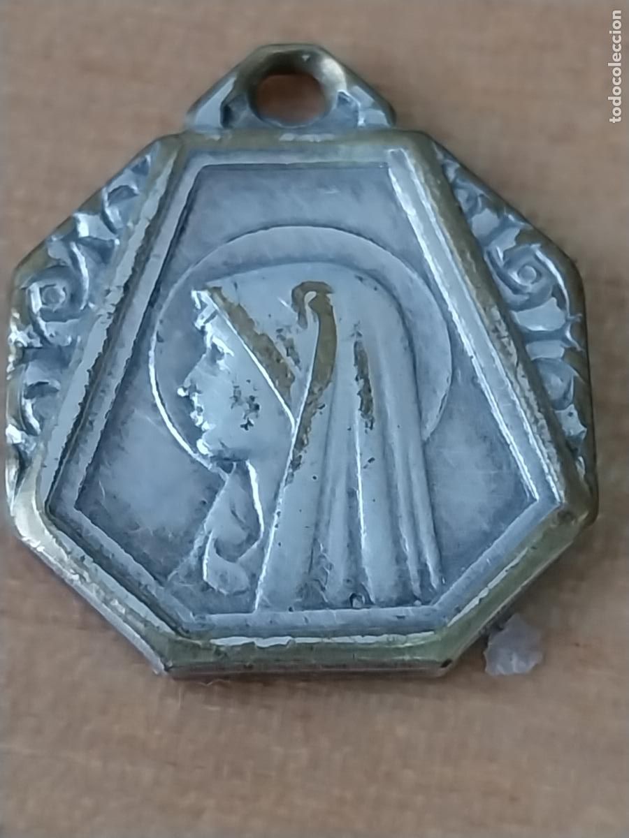 Antig&uuml;edades: LOURDES MEDALLA VIRGEN 1.94CMS ALTO PERDIDA DE BA&Ntilde;O VINTAGE ORIGINAL