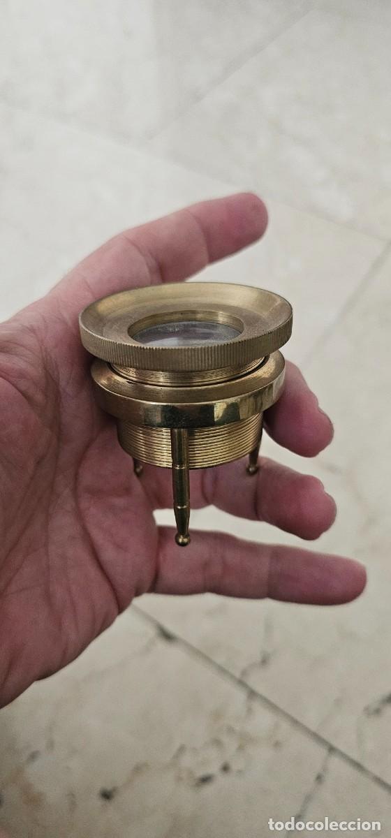 Antig&uuml;edades: Preciosa lupa de mesa tripode bronce