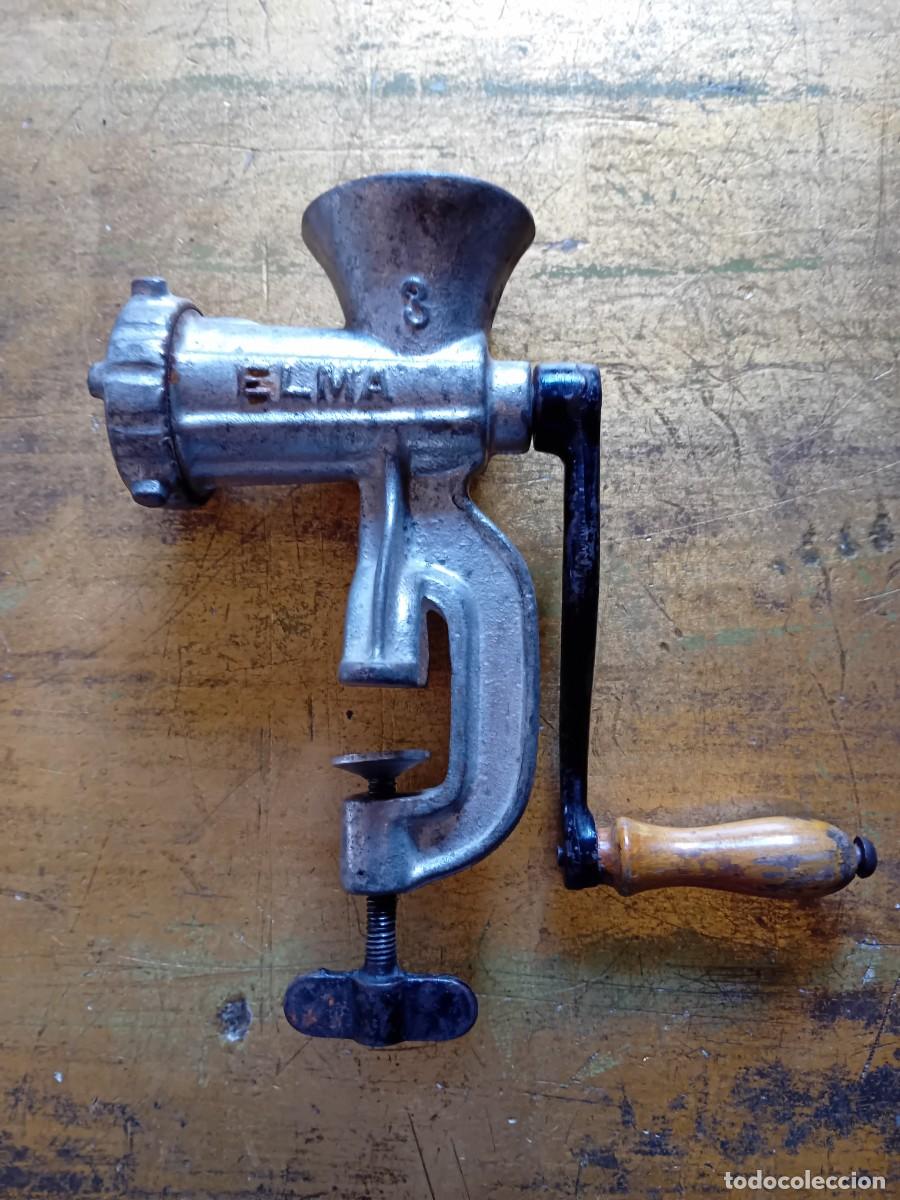 Antig&uuml;edades: M&aacute;quina de picar carne Elma n 3