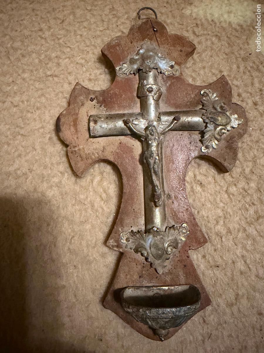 Antig&uuml;edades: Benditera de madera y metal