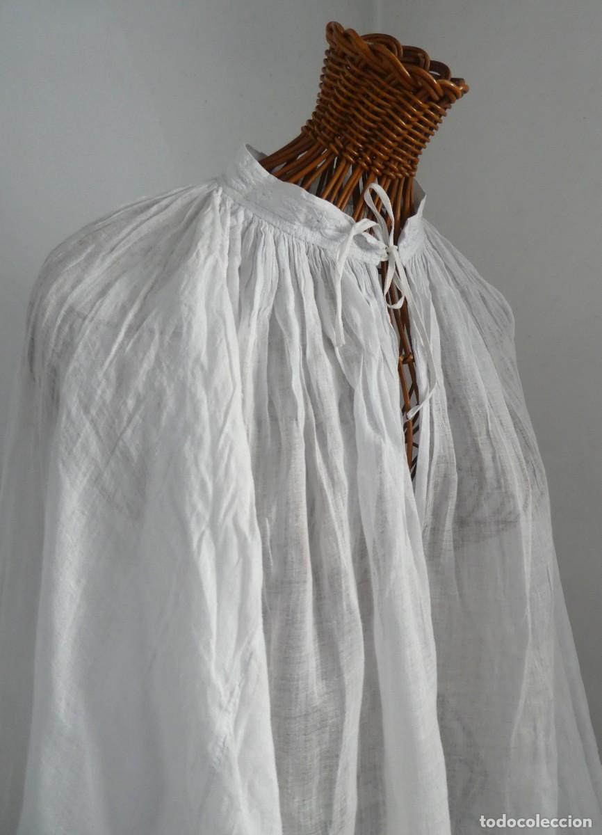 Antig&uuml;edades: ANTIGUO ROQUETE DE MUSELINA. - CUELLO Y L&Iacute;NEA DE LOS HOMBROS BORDADOS S XIX