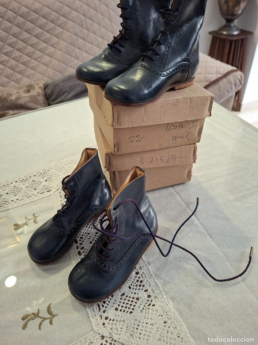Antig&uuml;edades: DOS PARES DE PEQUE&Ntilde;OS ZAPATOS PIEL A&Ntilde;OS 20-30 IDEAL ESCARATES DECORACION SIN USO