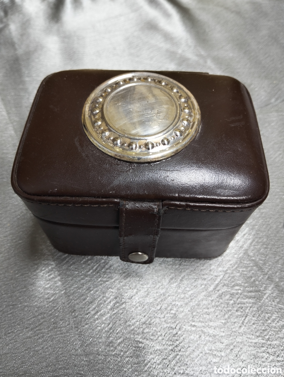 Antig&uuml;edades: Joyero piele morr&oacute;n 10*7cm aprox