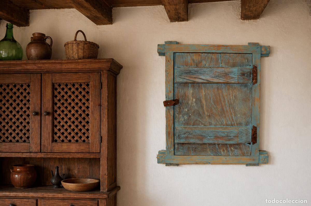 Antiguidades: Ventana vieja de caser&iacute;o. Zona de Castilla la Mancha