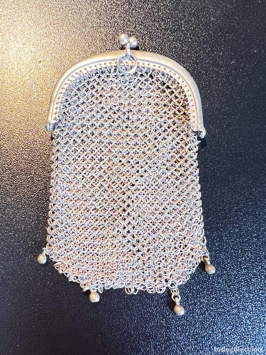 Antig&uuml;edades: Monedero antiguo malla met&aacute;lica plata, boquilla doble y 4 colgantes 1900&ndash;1925