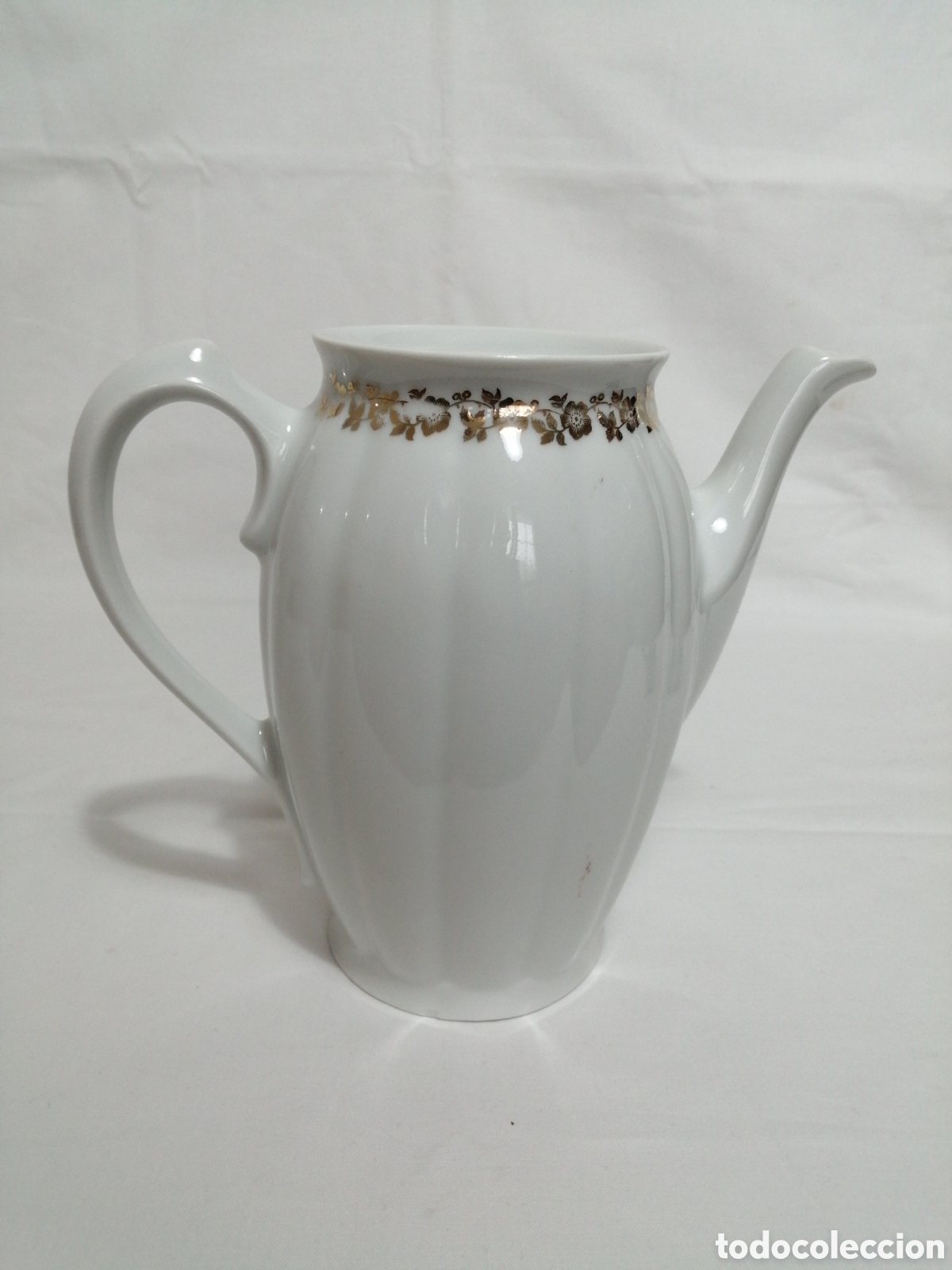 Antig&uuml;edades: Cafetera sin tapa porcelana Santa Clara.