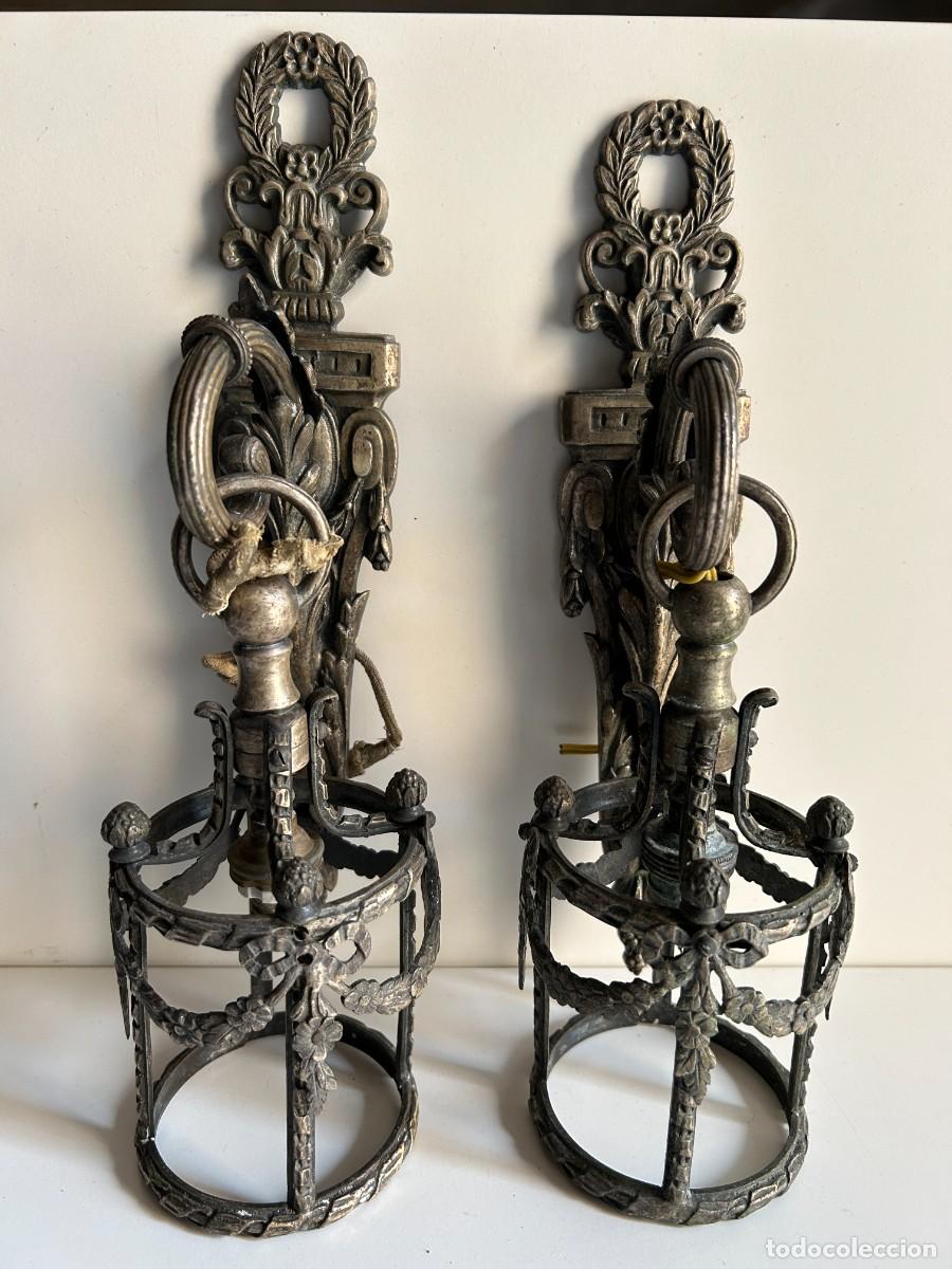 Antig&uuml;edades: Apliques Art Nouveau de lat&oacute;n plateado 1890