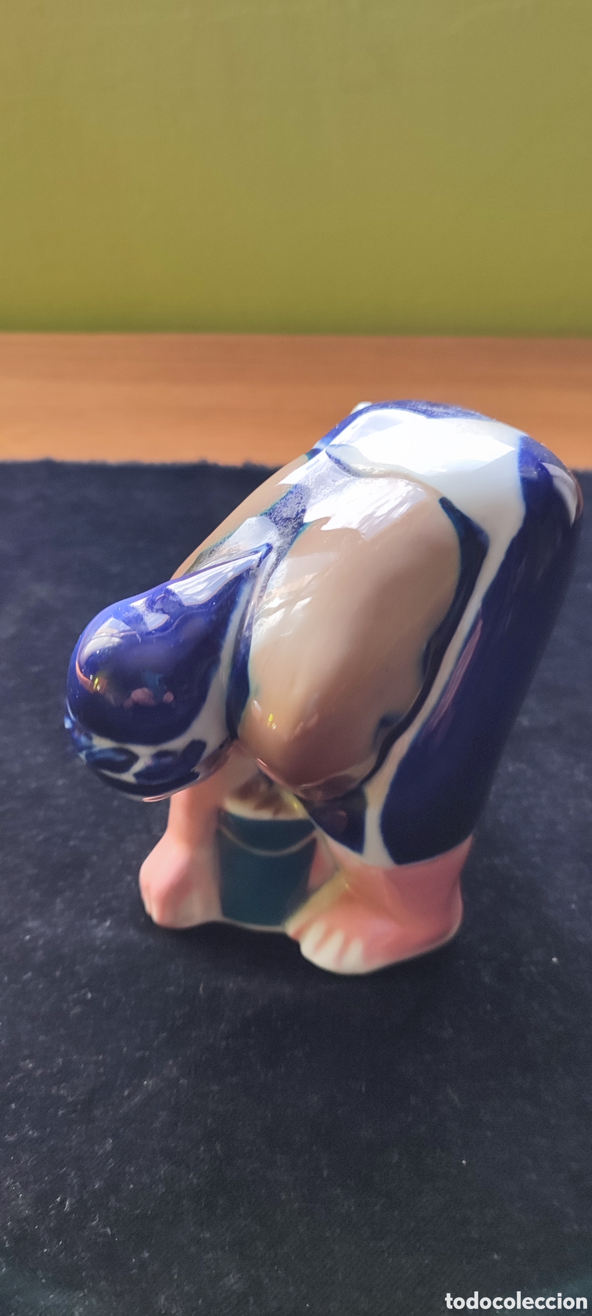 Antig&uuml;edades: Figura de mariscadoras de porcelana de Sargadelos sellada