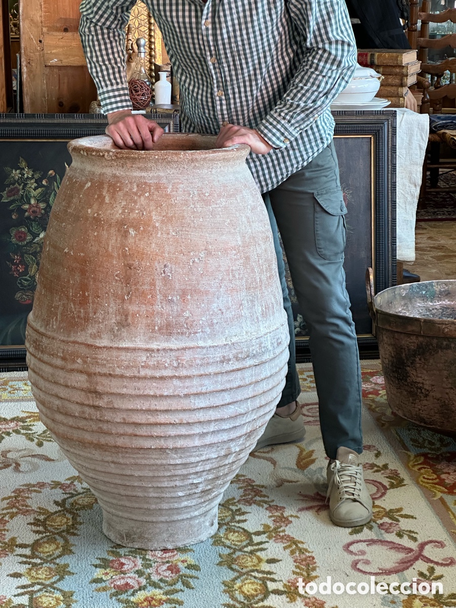 Antig&uuml;edades: Antigua tinaja castellana. Alfarer&iacute;a popular, &iquest;Cespedosa de Tormes, Valladolid? 92 cm de alto.