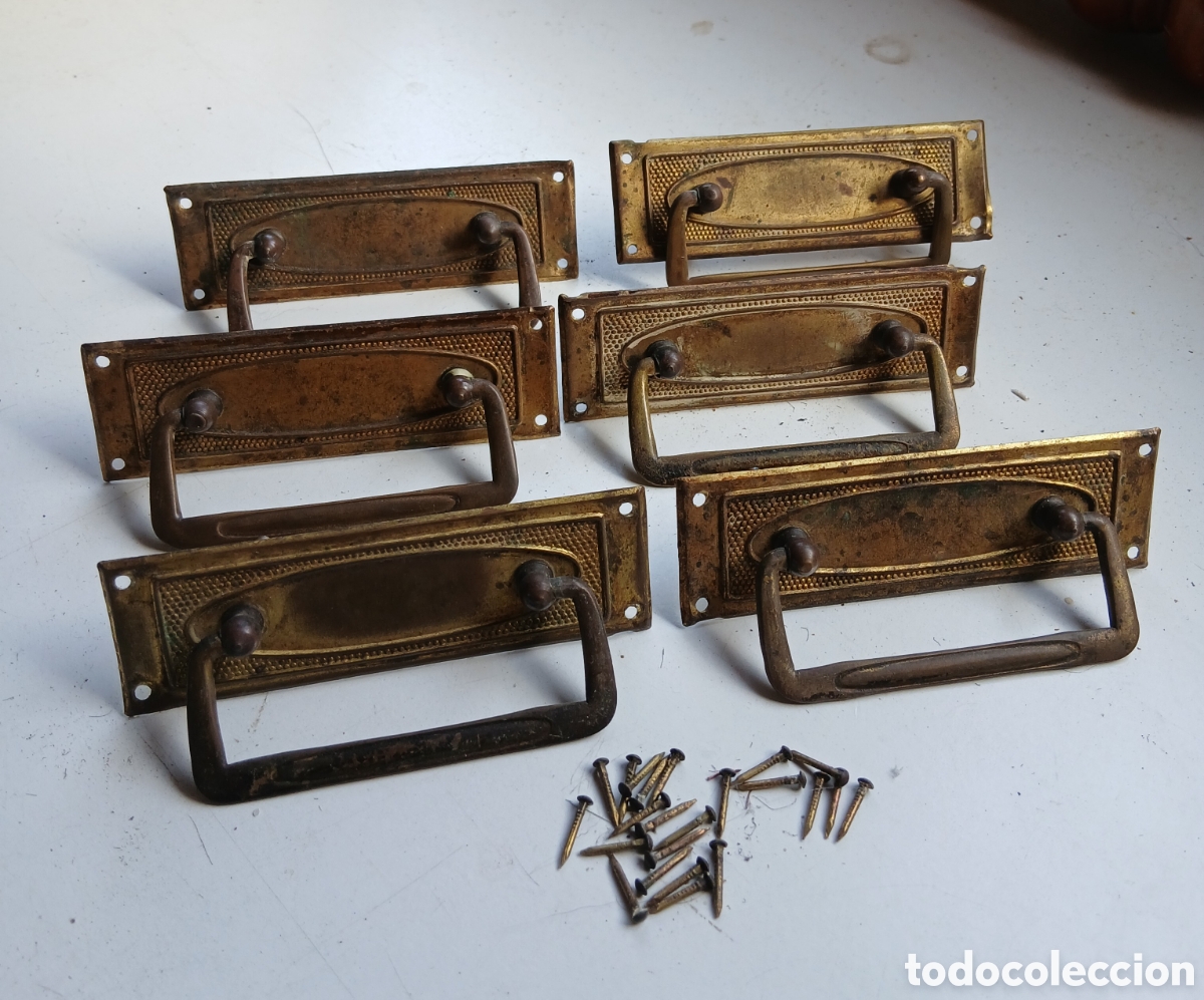 Antig&uuml;edades: 6 asas con placa de lat&oacute;n envejecido