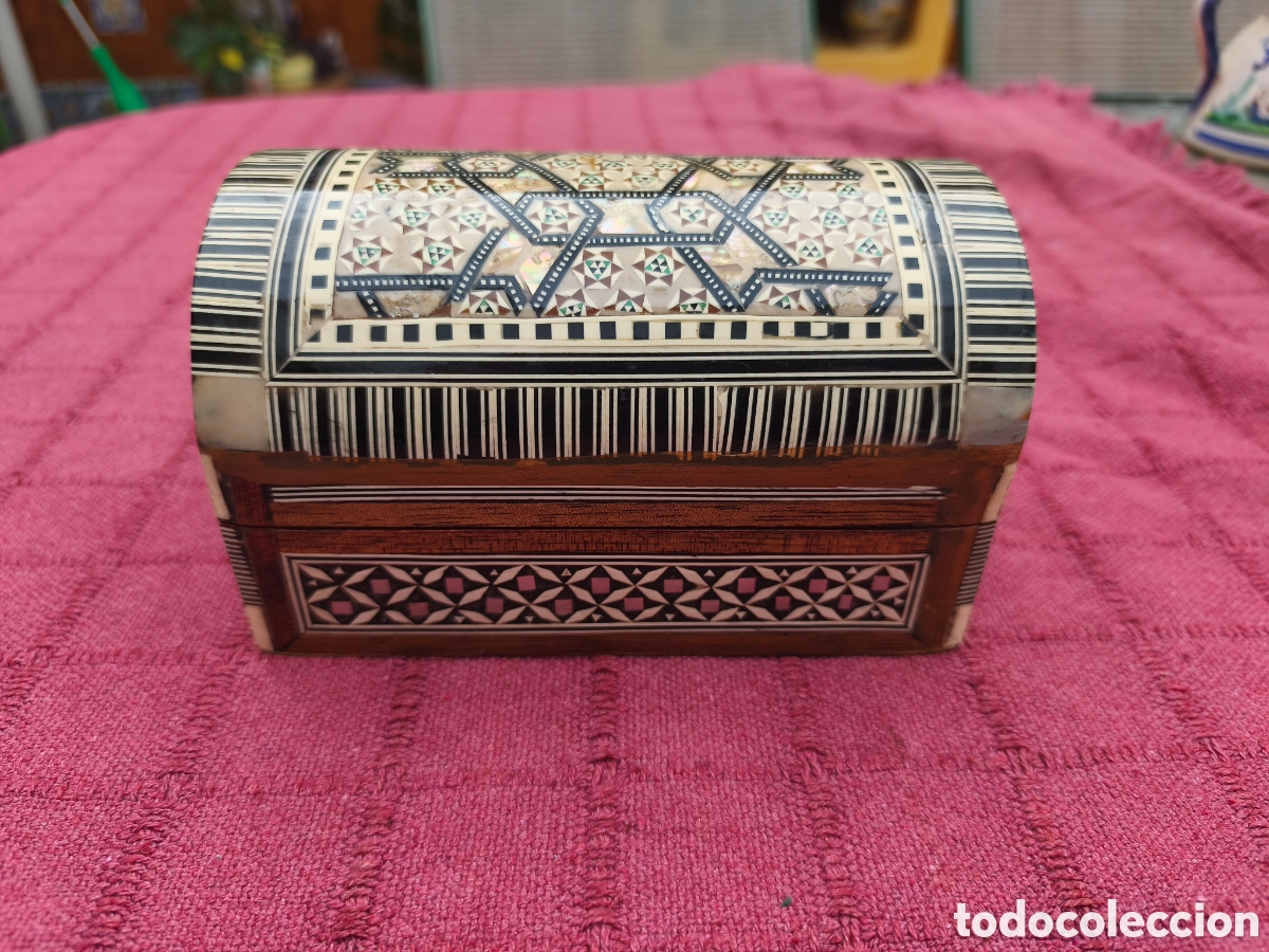 Antig&uuml;edades: CAJA JOYERO COFRE DE MARQUETER&Iacute;A O TARACEA DE MADERA Y NACAR, PARA JOYAS,MONEDAS,PAPELES .....