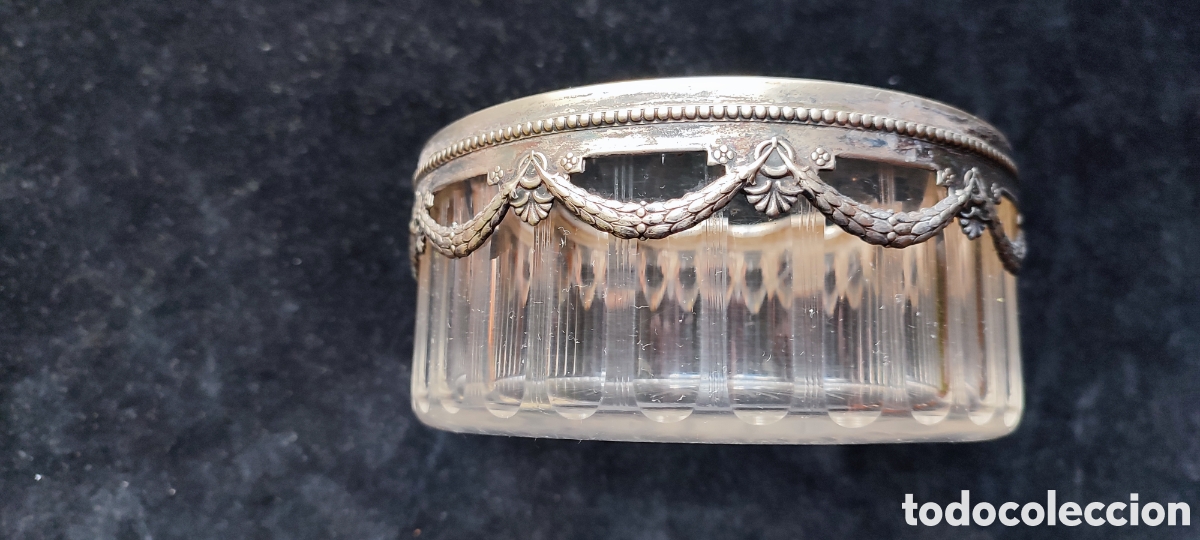 Antig&uuml;edades: Caja o joyero antiguo de cristal Baccarat con montura de plata de primera ley con contrastes