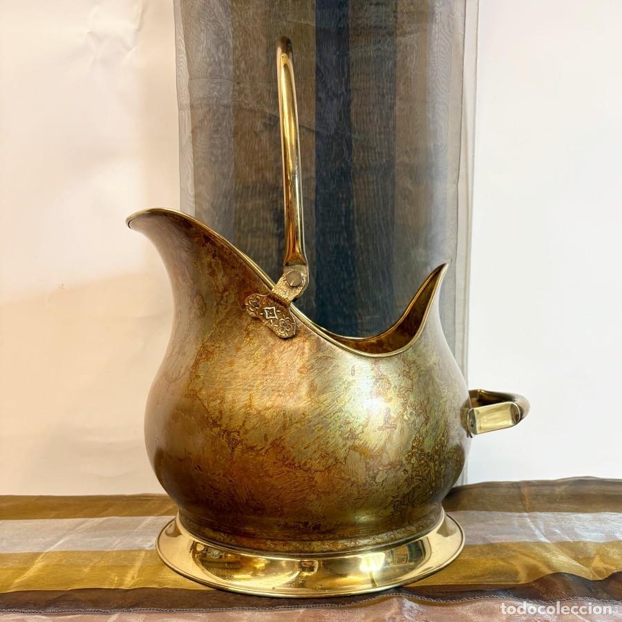 Antig&uuml;edades: Cubo de Carb&oacute;n de Lat&oacute;n