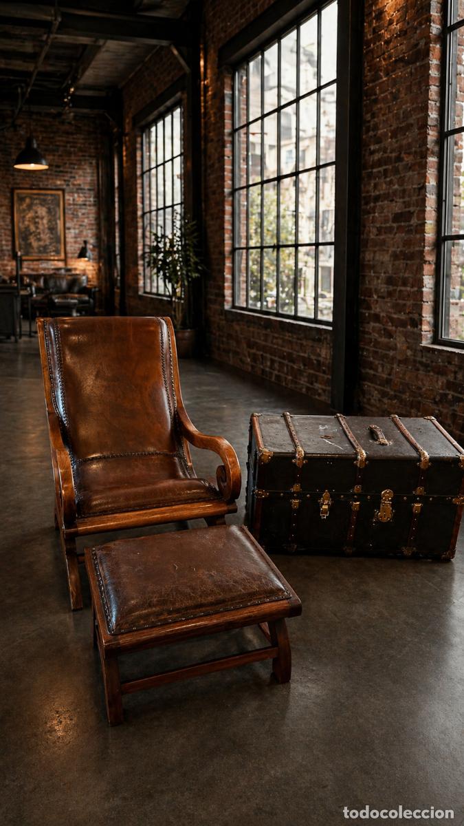 Antig&uuml;edades: Butaca de cuero con reposapi&eacute;s Estilo colonial ingl&eacute;s / transici&oacute;n Art D&eacute;co Circa 1950-1970