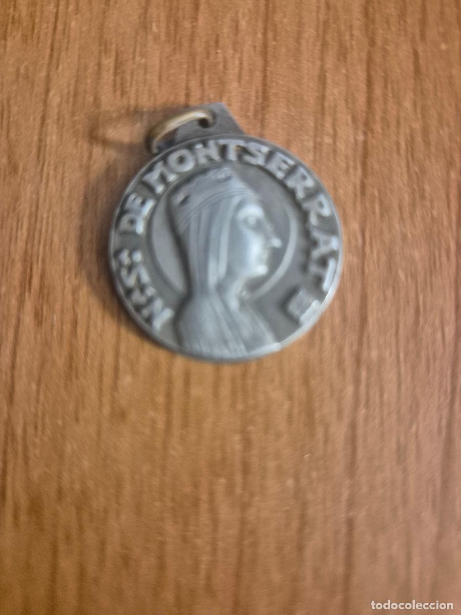 Antig&uuml;edades: MEDALLA, VIRGEN DE MONTSERRAT REVERSO VIRGO METERQYAM TIBI AMOR FILIORYM DICAVIT.XXVII - IV-MCMXLVII