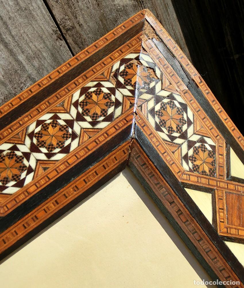 Antig&uuml;edades: ANTIGUO MARCO DE MADERA HISPANO-&Aacute;RABE TARACEA INCRUSTACIONES ARTE MUDEJAR L&Aacute;MINA S&Aacute;EZ DE TEJADA