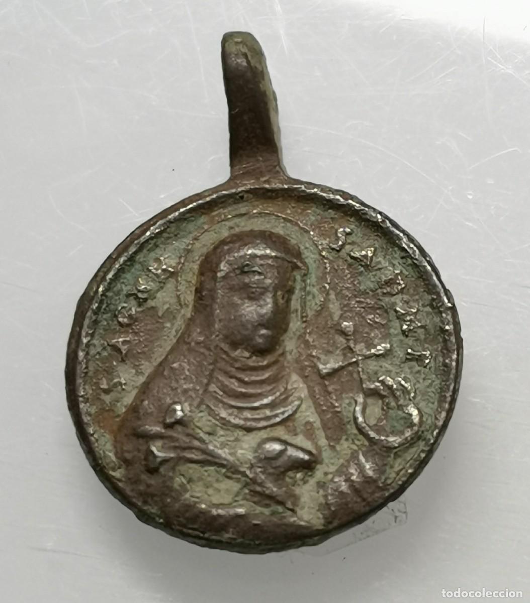 Antig&uuml;edades: Peque&ntilde;a Medalla de Bronce Religiosa (23'6 mm (asa incl.) x 17'0 mm.