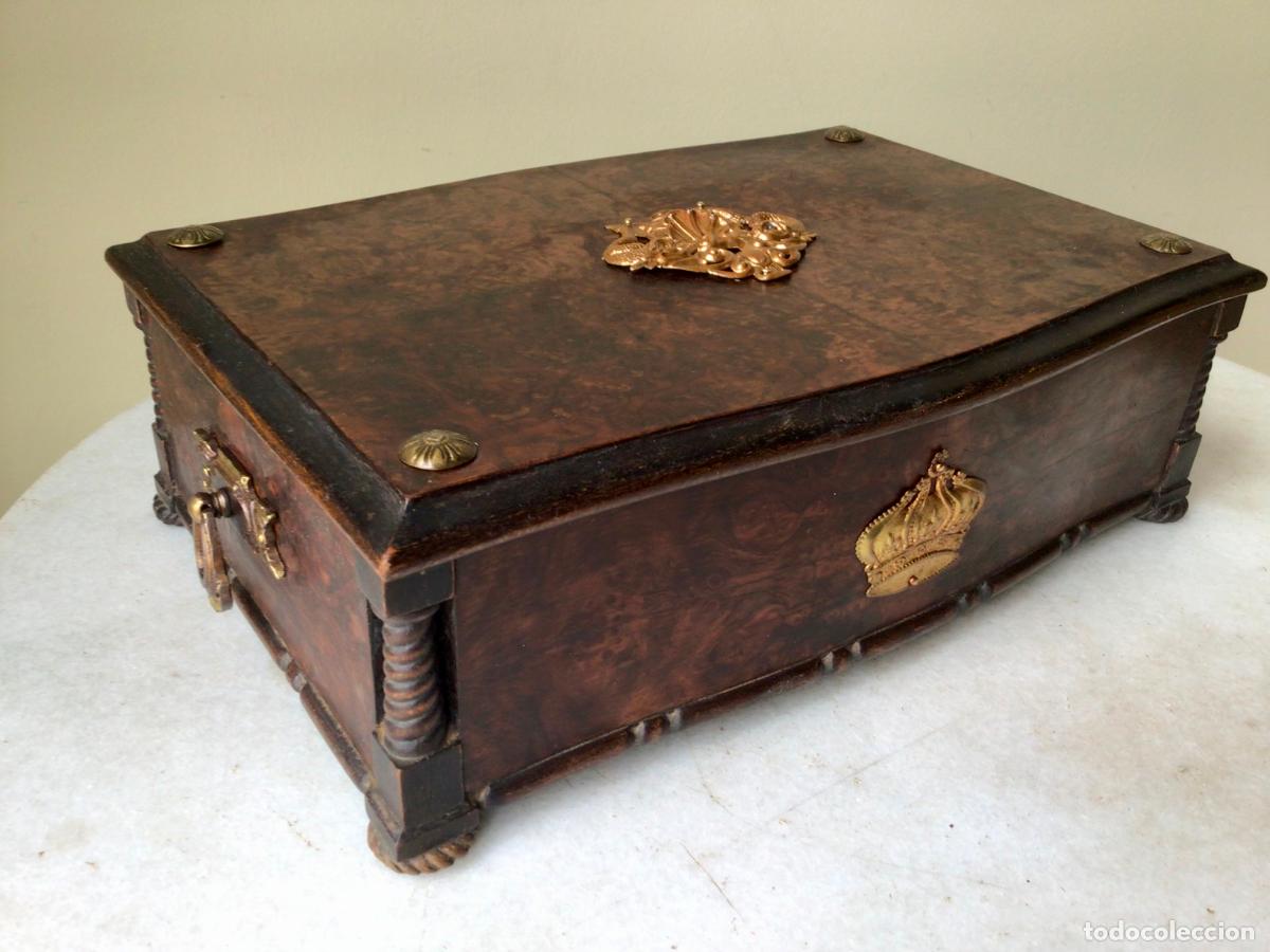 Antig&uuml;edades: ANTIGUO COFRE -JOYERO EN MADERA SIGLO XIX -CON CORONA REAL . LLEVA CAJON SECRETO