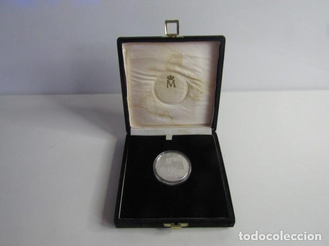 Antig&uuml;edades: PRECIOSO MEDALLA DE PLATA PURA PETRONOR 25 A&Ntilde;OS ANIVERSARIO 1968-1993. SC. PROFF. 27,09 GR