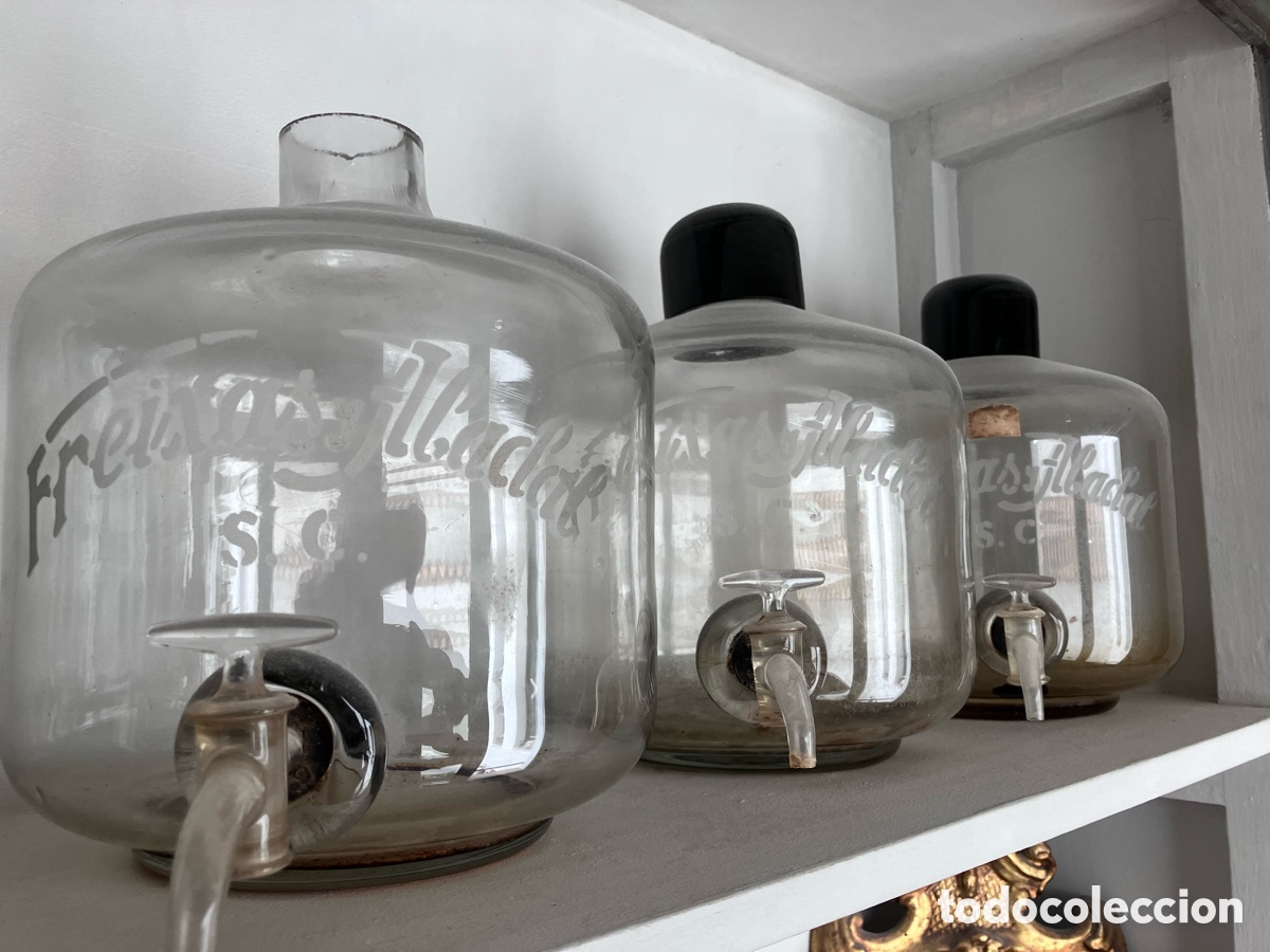 Antig&uuml;edades: Antiguos botes de colonia a granel Freixas y abadal. Recogida en persona