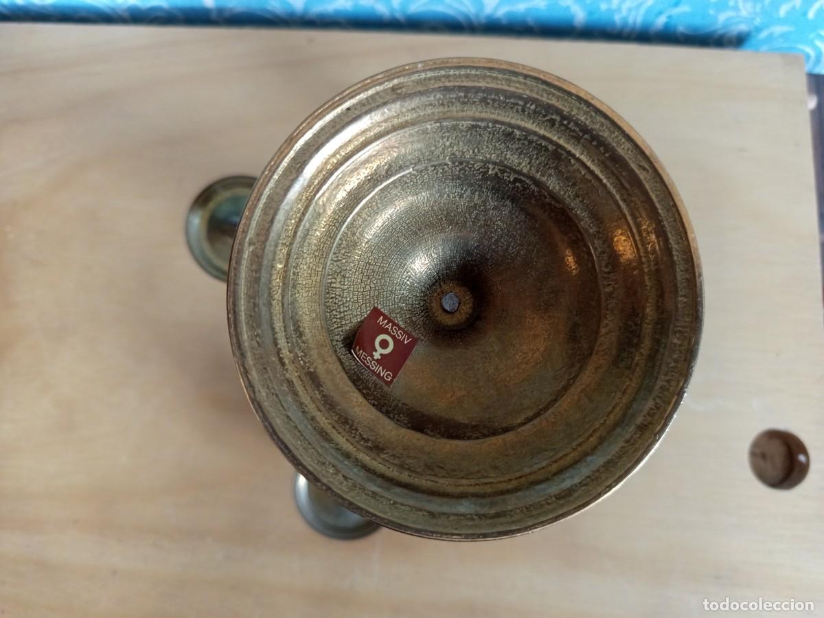 Antig&uuml;edades: Candelabro antiguo de lat&oacute;n con 5 luces - Foto 3