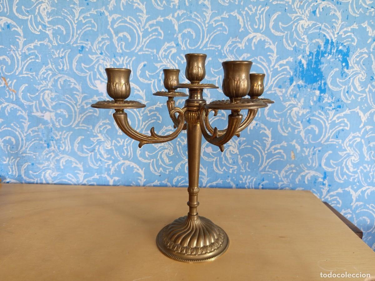 Antig&uuml;edades: Candelabro antiguo de lat&oacute;n con 5 luces - Foto 6