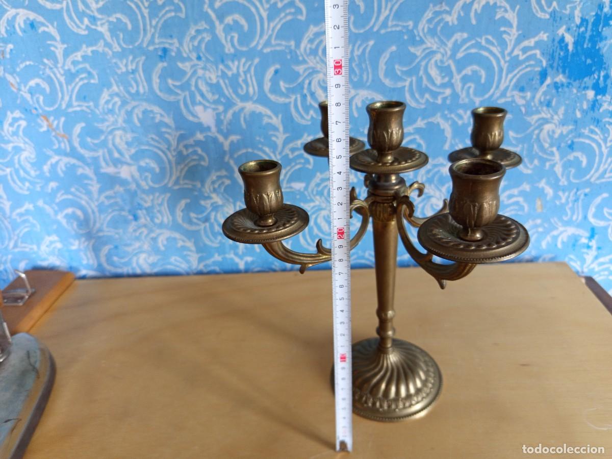 Antig&uuml;edades: Candelabro antiguo de lat&oacute;n con 5 luces - Foto 7