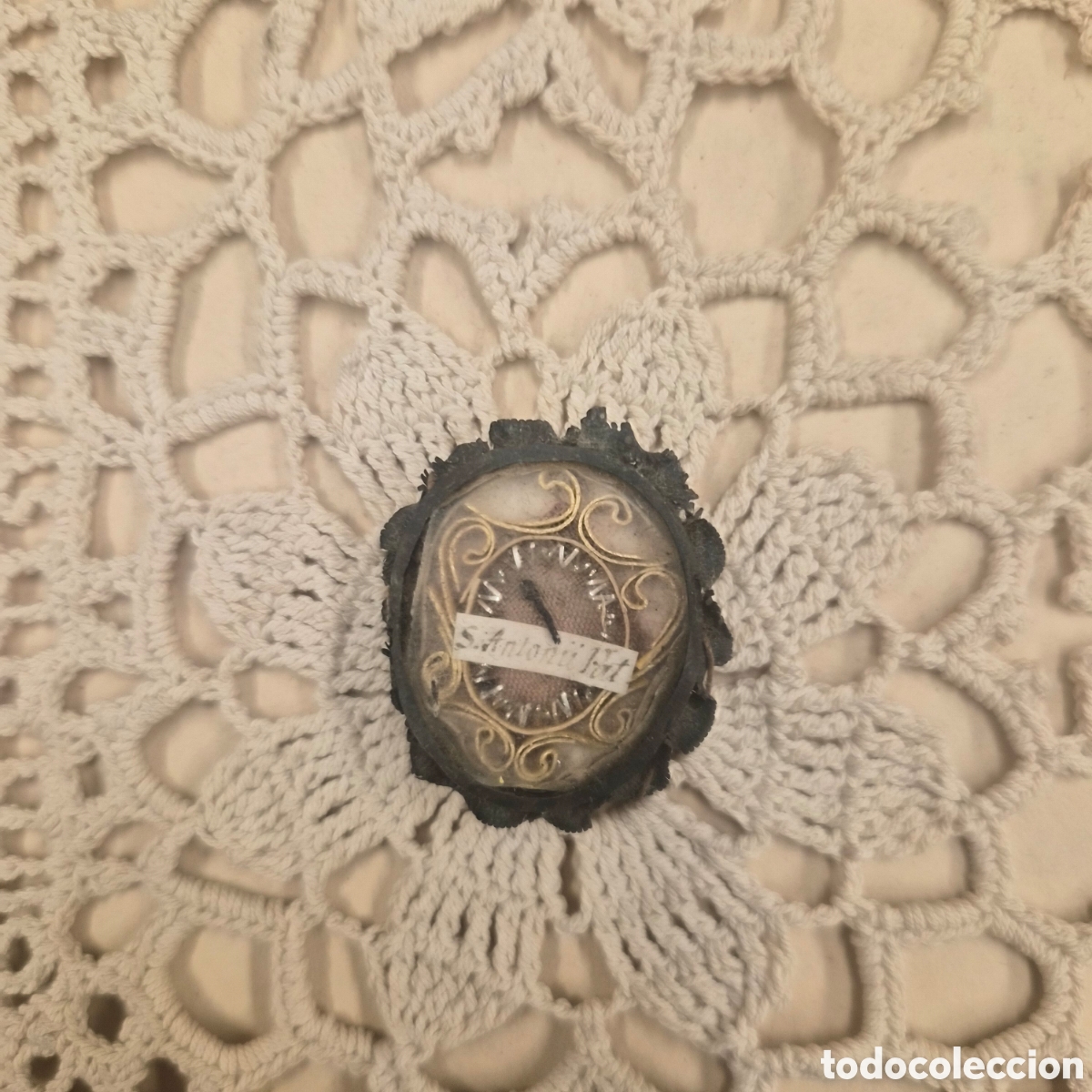 Antig&uuml;edades: Relicario con reliquia de San Antonii Pat Antonio de Padua