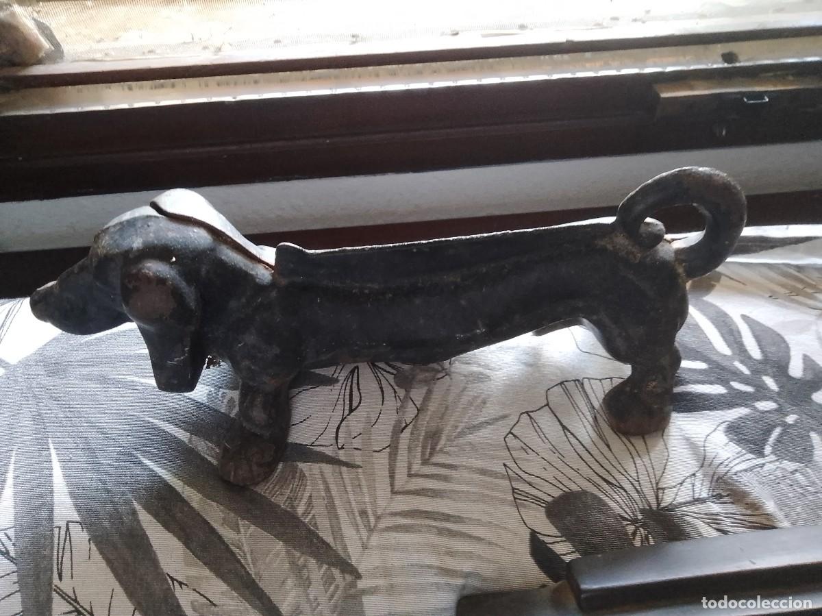 Antig&uuml;edades: Perrito, hierro fundido medidas 35, por 10,