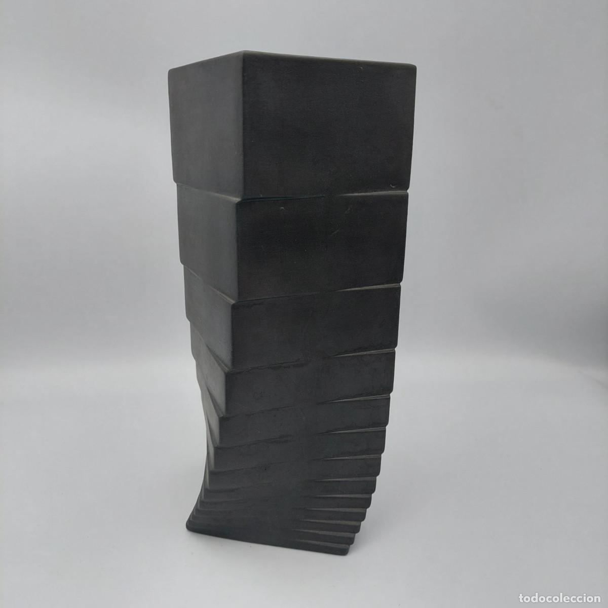 Antig&uuml;edades: Jarron de porcelana alemana Rosenthal espiral negro