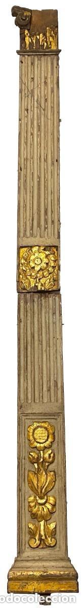 Antig&uuml;edades: Antigua columna con capitel dorada al oro fino y policromada. S. XV. G&oacute;tica. 196x19x9. Rareza
