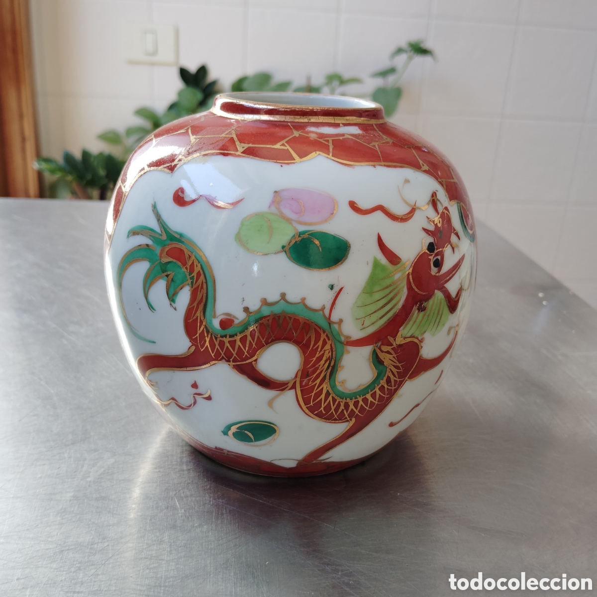 Antig&uuml;edades: Peque&ntilde;o Tibor en buen estado, como indican las fotos.