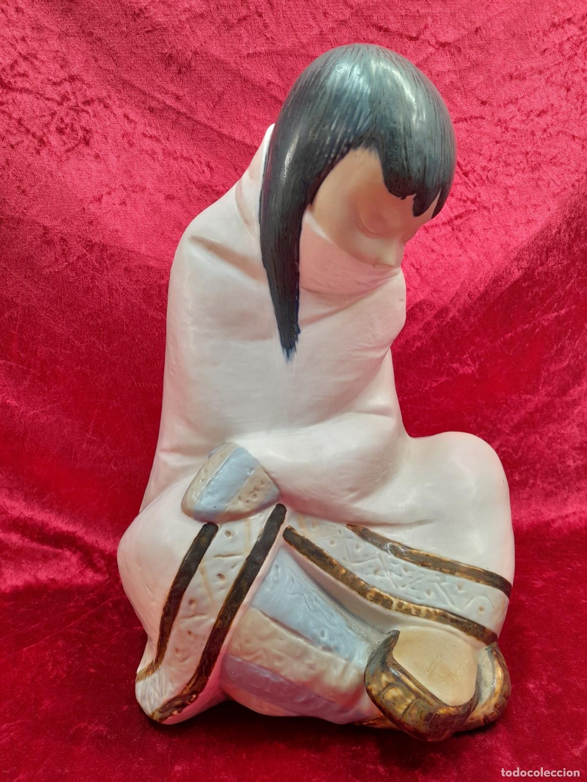 Antig&uuml;edades: FIGURA DE PORCELANA DE LLADR&Oacute;. SIGLO XX