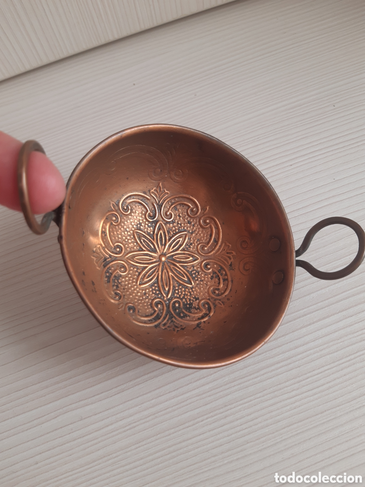 Antig&uuml;edades: Cazuelita de cobre antigua. Peque&ntilde;a cazuela decoraci&oacute;n
