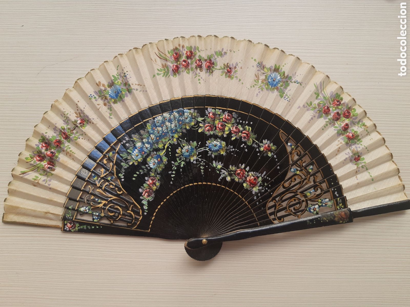 Antig&uuml;edades: Abanico de madera pintado