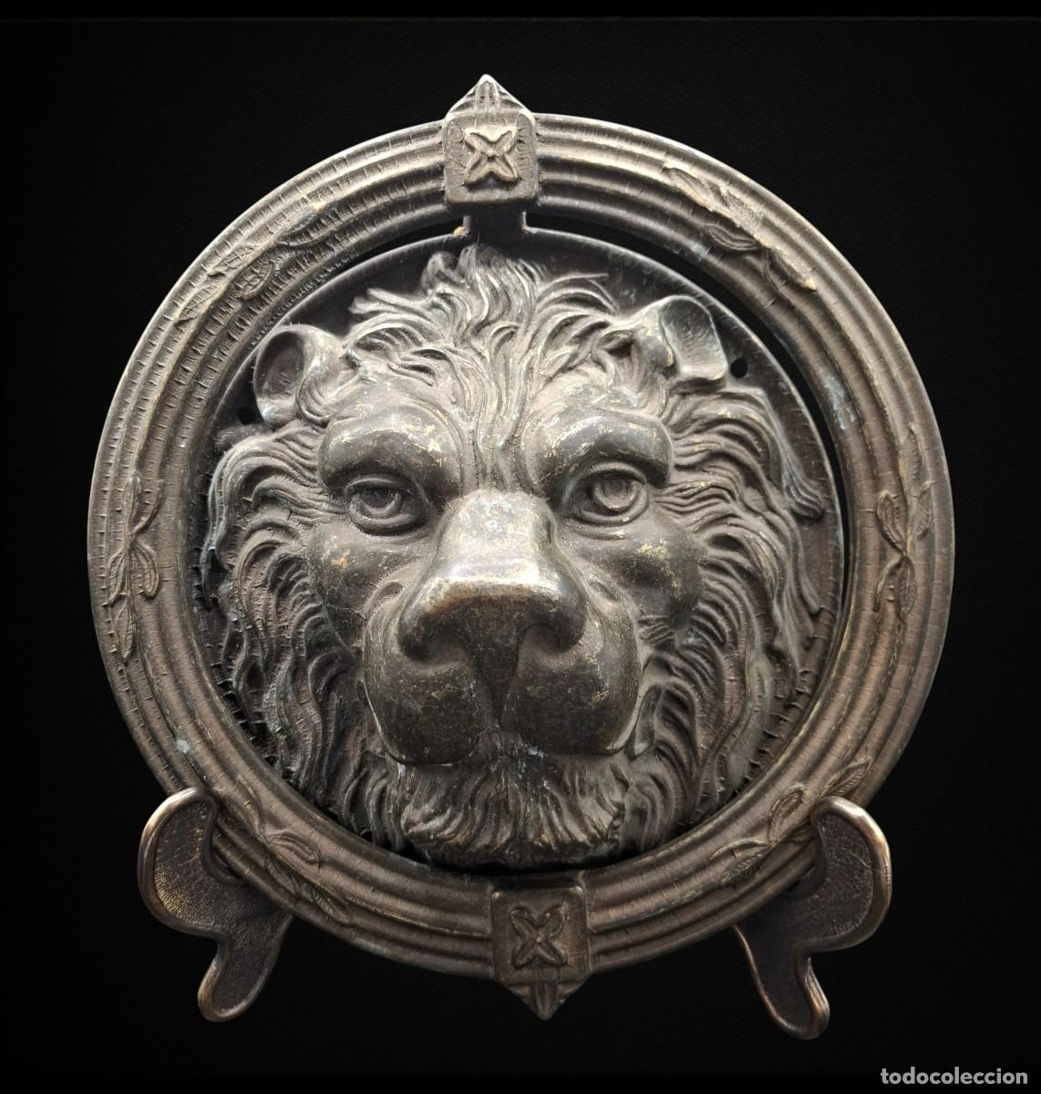 Antig&uuml;edades: + GRAN PICAPORTE DE BRONCE CON CABEZA DE LEON PARA PUERTA REGIA
