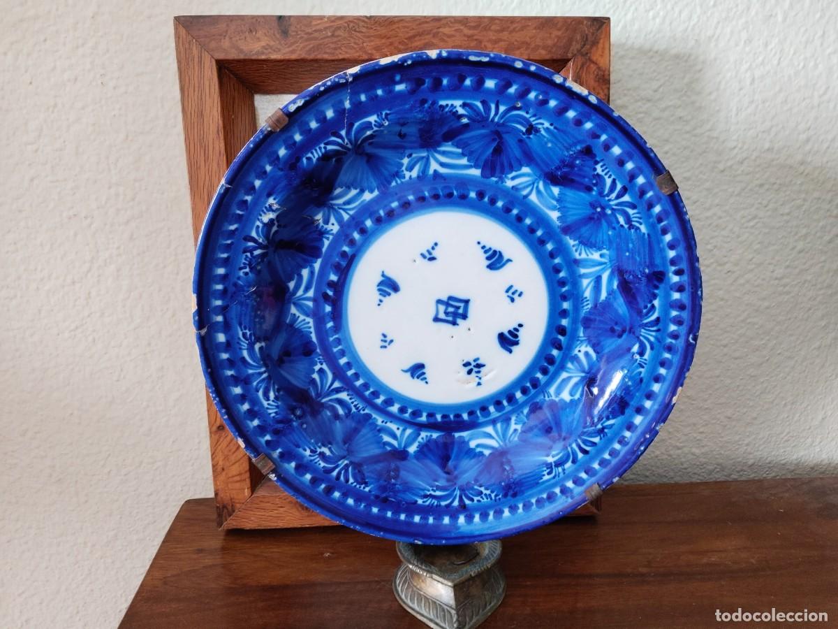 Antig&uuml;edades: Antiguo plato de Manises resta&ntilde;ado. Ver.