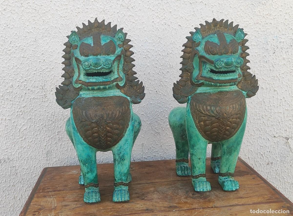 Antig&uuml;edades: Pareja de leones o perros Foo, dragones en bronce patinado 32 de alto