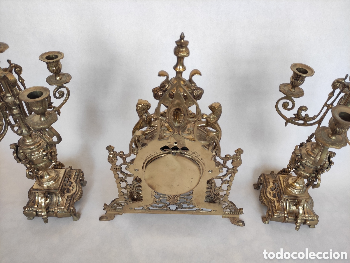 Antig&uuml;edades: Reloj y candelabros en bronce - Foto 7