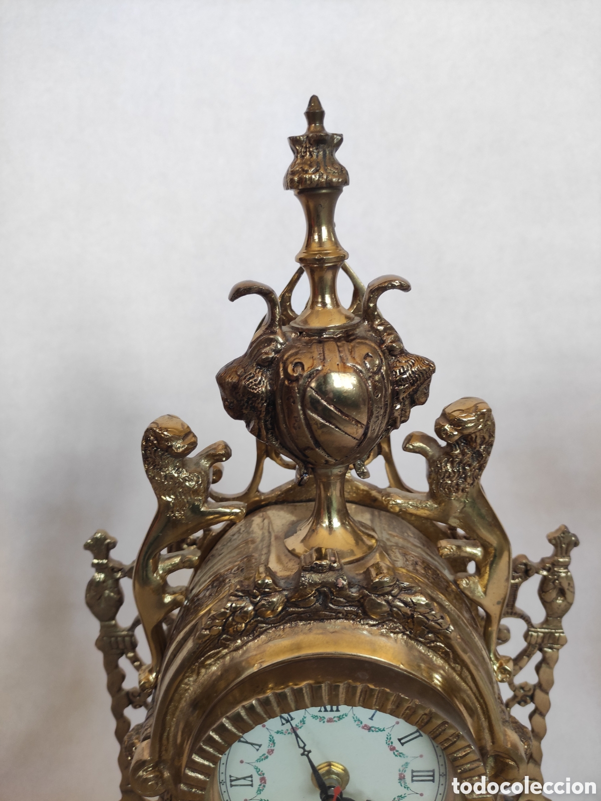 Antig&uuml;edades: Reloj y candelabros en bronce - Foto 10