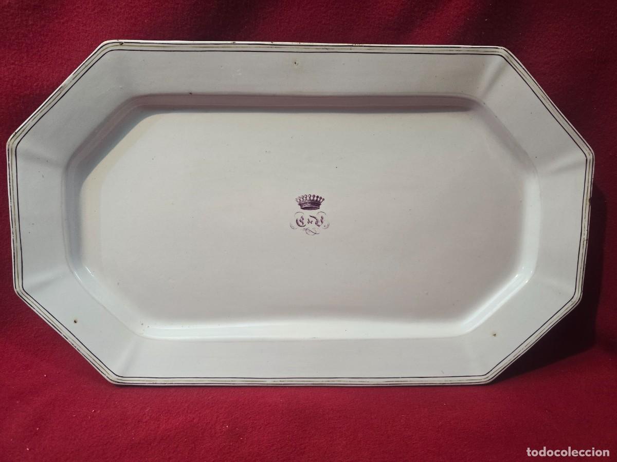 Antig&uuml;edades: ANTIGUA BANDEJA O CENTRO DE MESA PICKMAN CON CORONA Y INICIALES