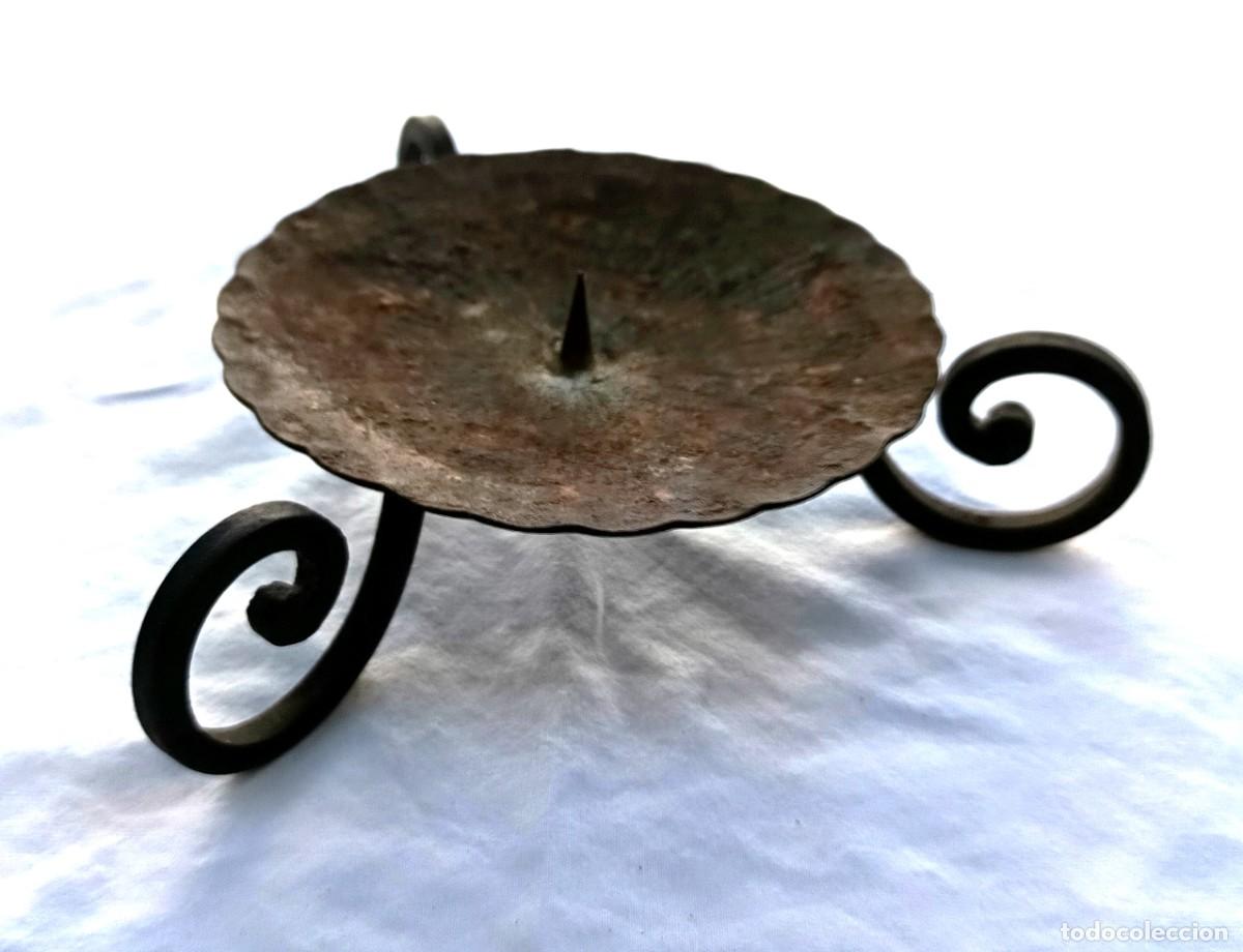 Antig&uuml;edades: Candelabro estilo medieval - hierro fundido/forjado - Francia - Finales SXIX o Principios SXX