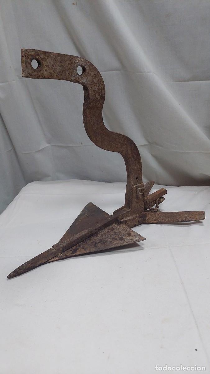 Antig&uuml;edades: Peque&ntilde;o arado forja zona Teruel