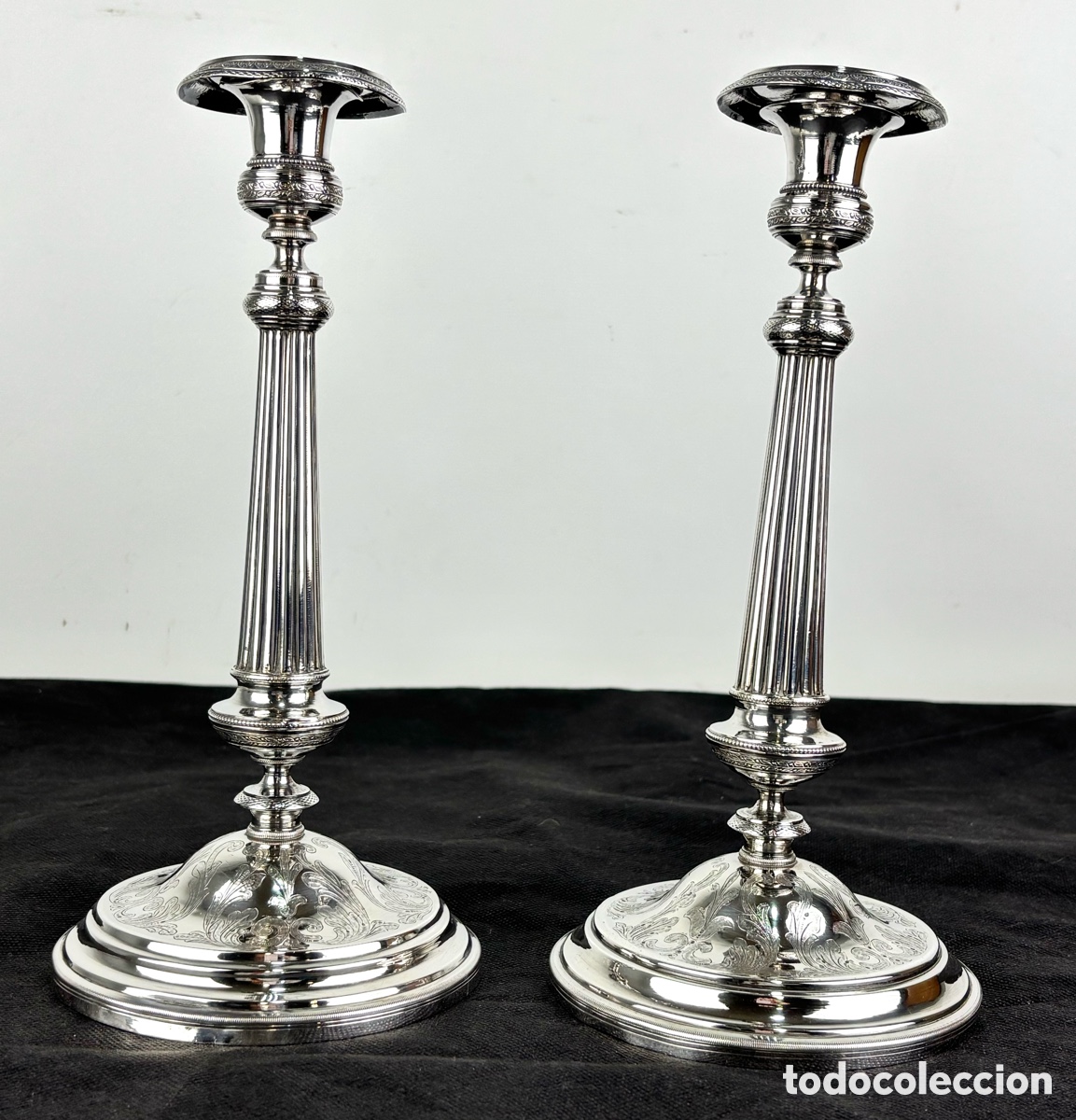 Antig&uuml;edades: PAREJA DE CANDELEROS DE PLATA - FRANCESC CARRERAS - FINALES DEL XVIII