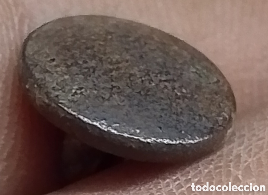 Antig&uuml;edades: A-Boton hisp&aacute;nico serie Planos tipo M1 marcado Rollan Sevilla