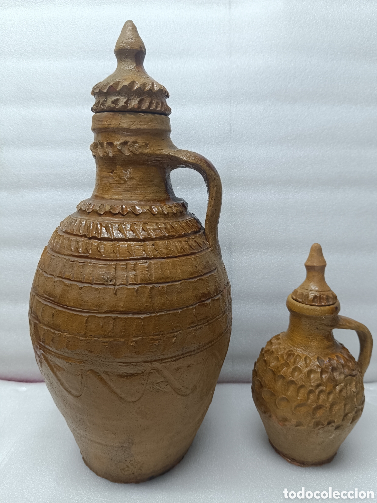 Antig&uuml;edades: DOS CANTAROS DE NOVIA DE TIEDRA.VALLADOLID.48 Y 26 CM