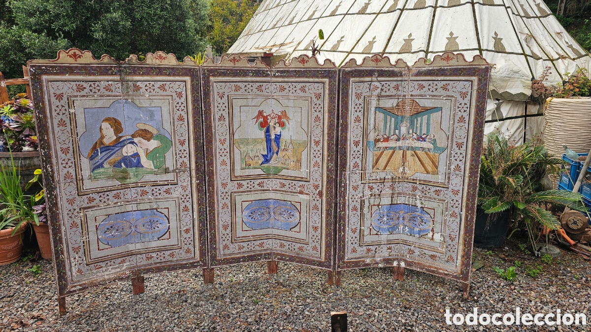 Antig&uuml;edades: Antiguo biombo siglo XVIII pintado sobre arpillera de ca&ntilde;amo con motivos religiosos 3 m x 1,74 m