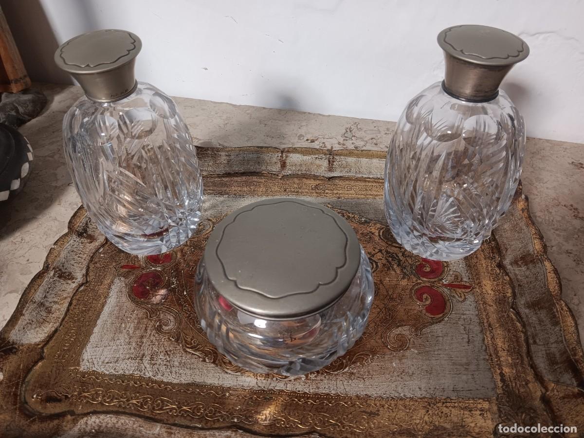 Antig&uuml;edades: juego de tocador antiguo franc&eacute;s de cristal tallado