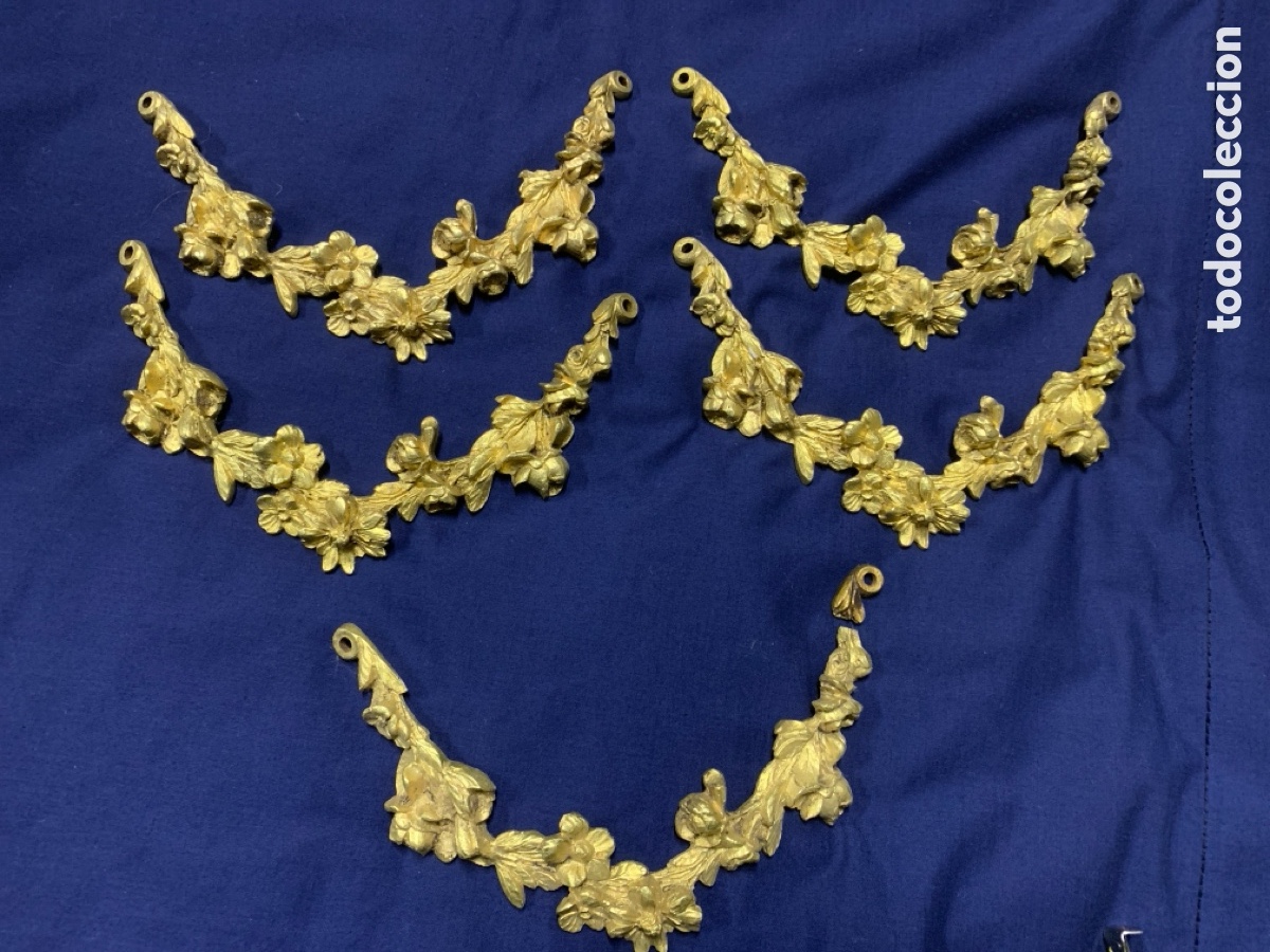 Antig&uuml;edades: Adorno bronce dorado aplicaci&oacute;n mueble